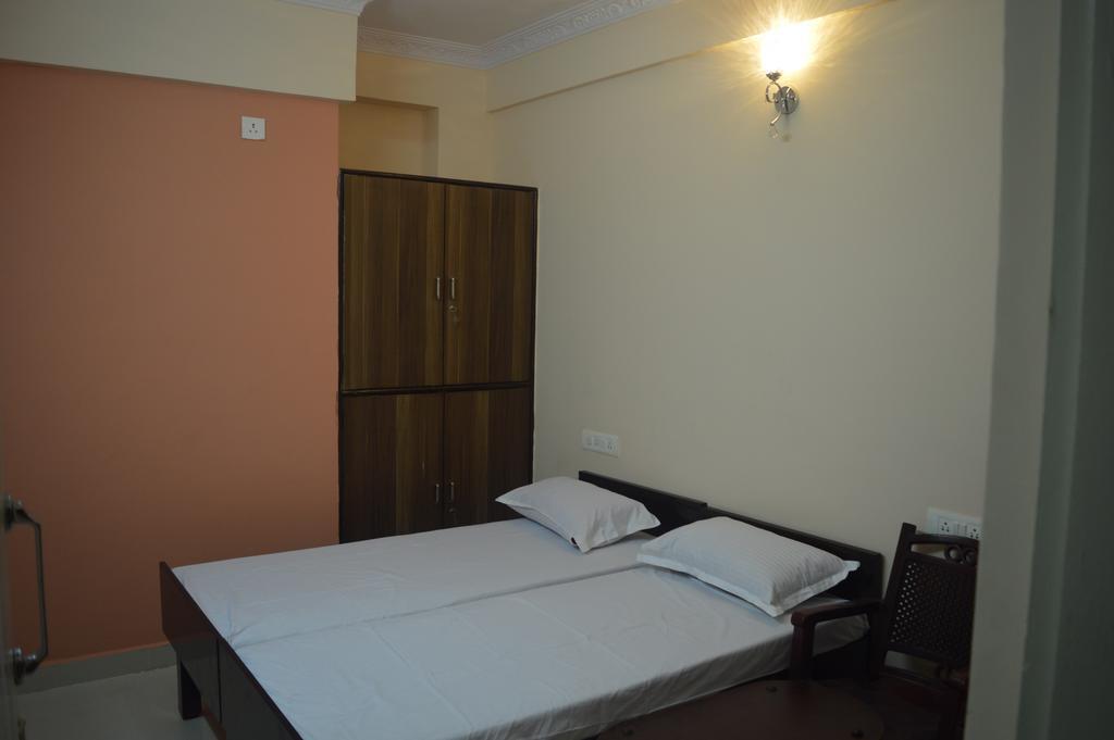 Sri Balaji Guest House Bangalore Exterior foto