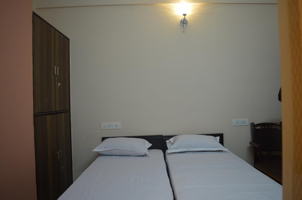Sri Balaji Guest House Bangalore Exterior foto