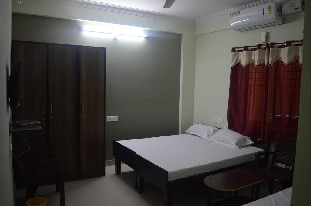 Sri Balaji Guest House Bangalore Exterior foto