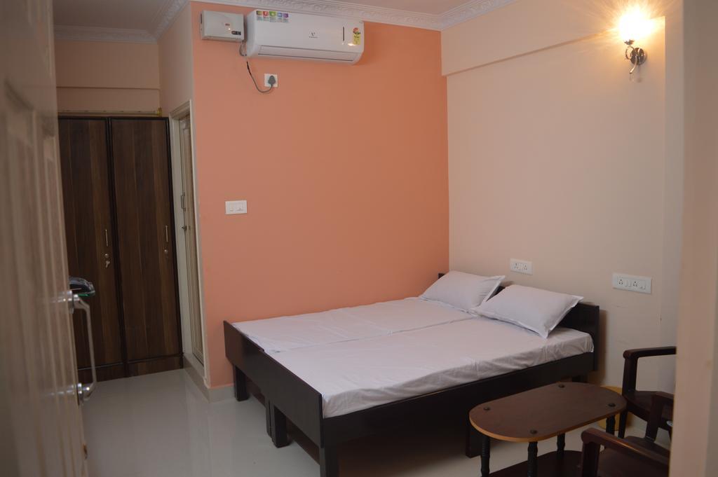 Sri Balaji Guest House Bangalore Exterior foto